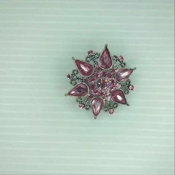 Accessories - Women's Broach Pin